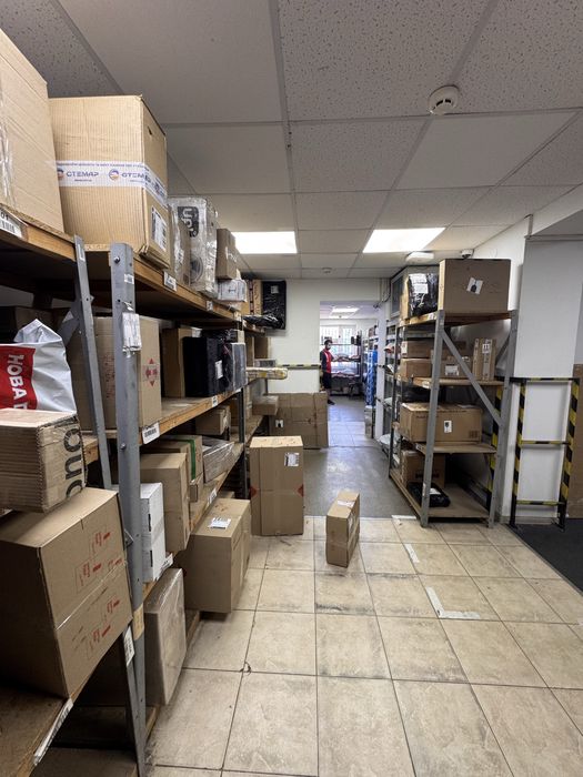 Продаж фасадного приміщення з діючими орендарями, пр-т Слобожанський