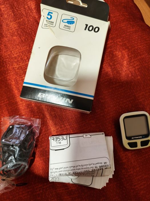 Ciclocomputador B’Twin 100 com fio