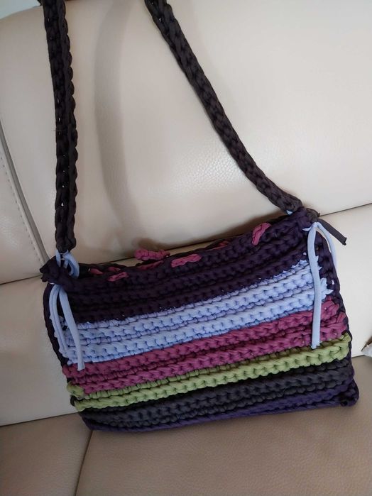 Mala em macramé, várias cores