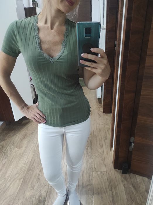 T-shirt koronka Mohito S