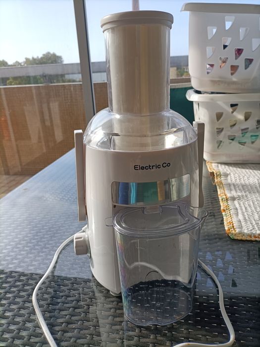Máquina de sumos electric co