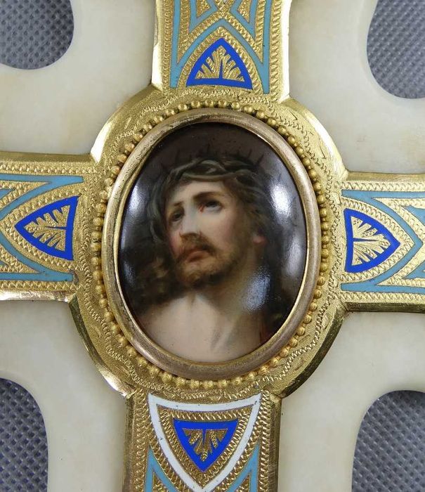 KROPIELNICA krzyż alabaster emalia JEZUS porcelana 25 cm