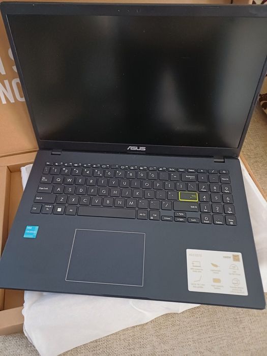 Laptop Asus E 510 nowy
