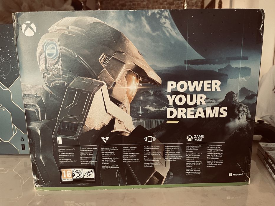 Xbox Series X Halo Limited Edition (oferta 2 jogos)