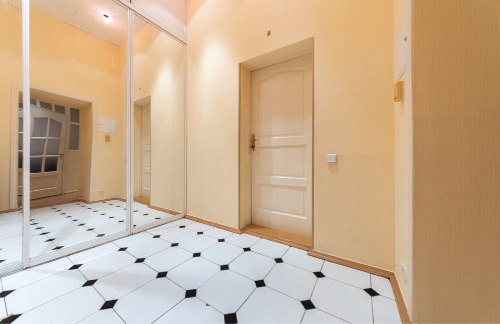 Посуточно , двухкомнатная , Майдан Независимости , ул. Софиевская 4