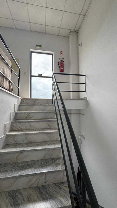 Arrenda-se Armazém Terrugem - 338 m2
