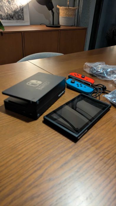 Nintendo Switch (Modelo V1) – Completa + Acessórios