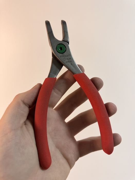 Szczypce Facom Nowe do pierścieni