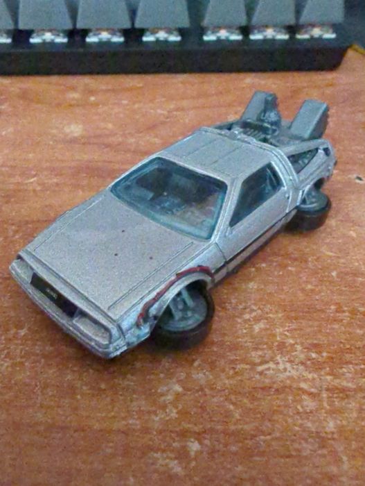 hot wheels delorean - купити іграшки для дітей - Ціна на OLX.ua
