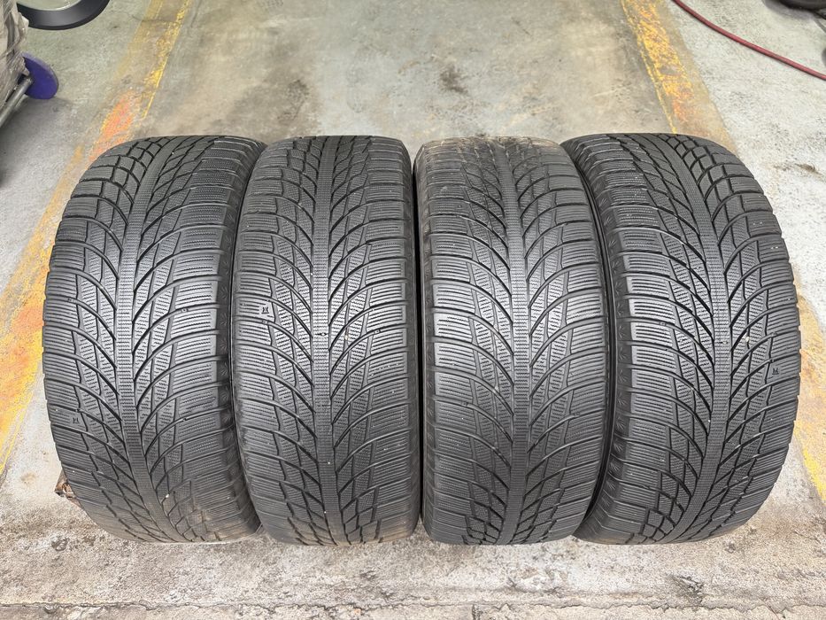 Шини зимові R19 245 45 Kumho Склад Осокорки RLX