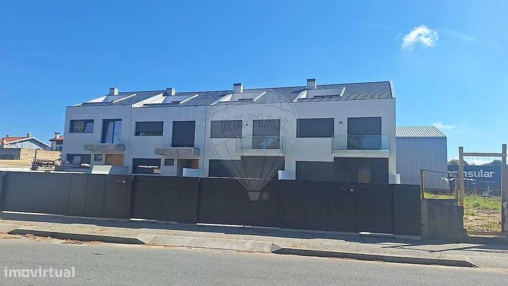 Moradia T4 para venda
