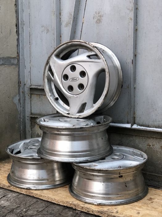 Легкосплавні диски Ford Probe 1996 (PCD)  5x114.3 (DIA): 67.1 R15