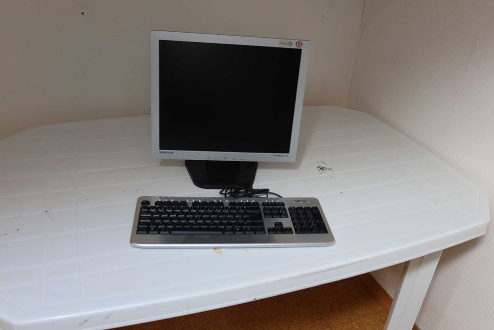 Monitor e Teclado