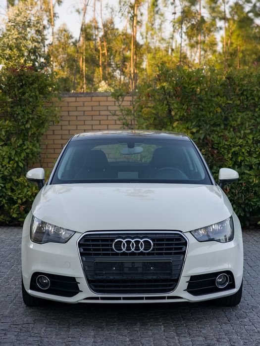 Audi A1 1.6 TDi * Teto de abrir*
