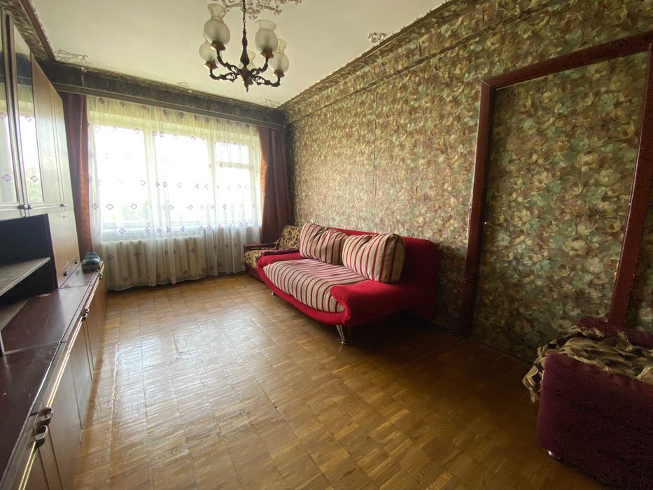 Продаж  3 к.  квартири  Дарницька площа,  Харківське шосе 4/1