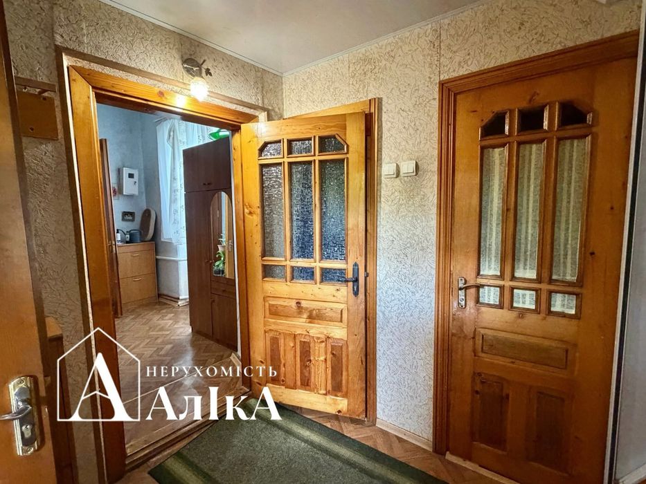 Продам 2 поверховий будинок на два входи