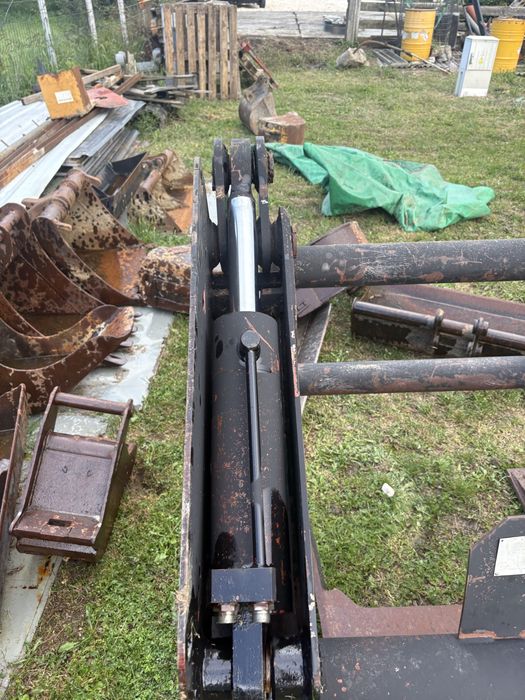 Chwytak do drewna do ladowarki przegubowej teleskopowej merlo manitou caterpillar jcb komatsu