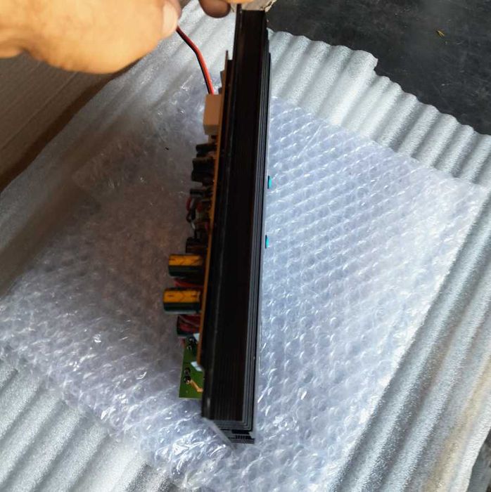 Потужний автомобільний моно підсилювач звуку 1000 Вт врізний