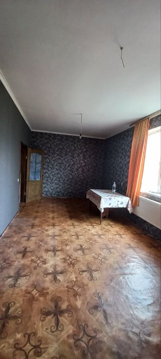 Продаж будинку!смт Володарка!Центр
