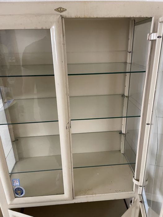 Armario farmacia antigo