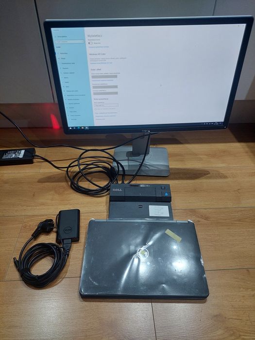 Dell e7240 i7 dodykowy, monitor Dell 24, stacja dokująca, 2x zasilacz