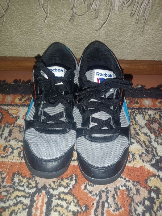 Кроссовки Reebok (детские)

Продам оригинальные кроссовки Reebok для м