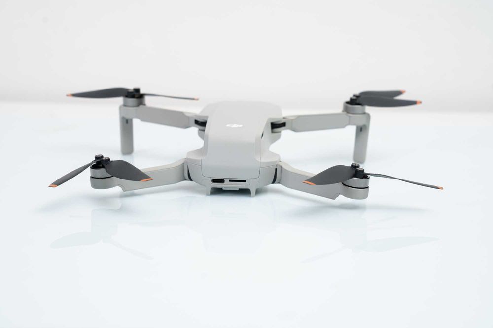 Drone DJI Mini 2446865256586291203