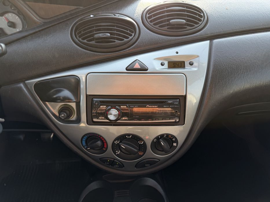 Ford Focus Station 1.4 - Gasolina - Poucos KM
