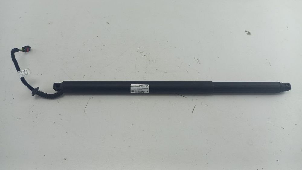 Амортизатор крышки багажника Superb 3 III 2015-2022 3V9827852B