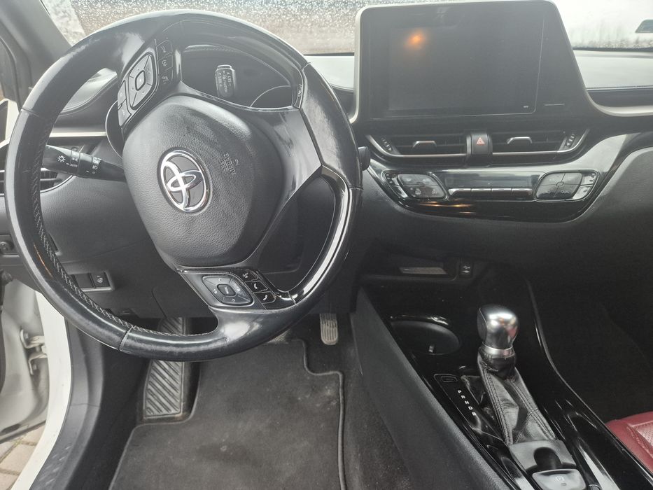 Toyota chr 2018 hybryda selection