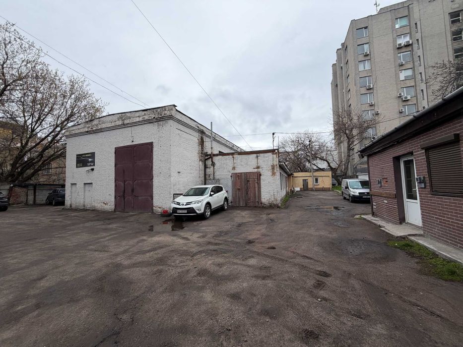 Приміщення під склад в центрі