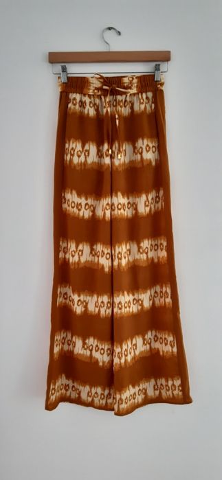 Calças tie dye da H&M