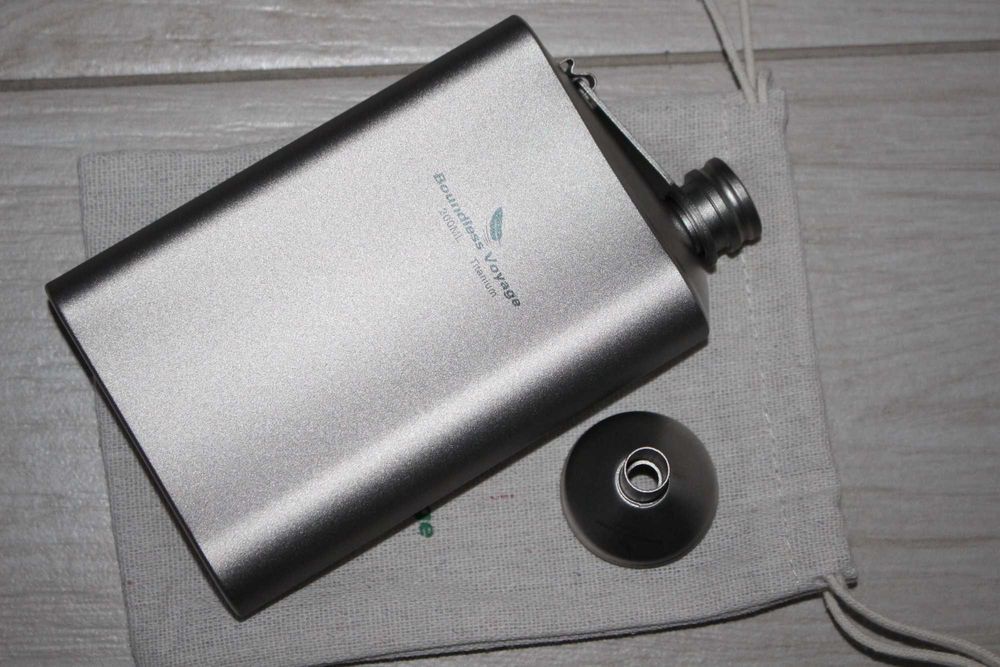 Подарункова фляга титанова для алкоголю пляшка з титану міцших напоїхв