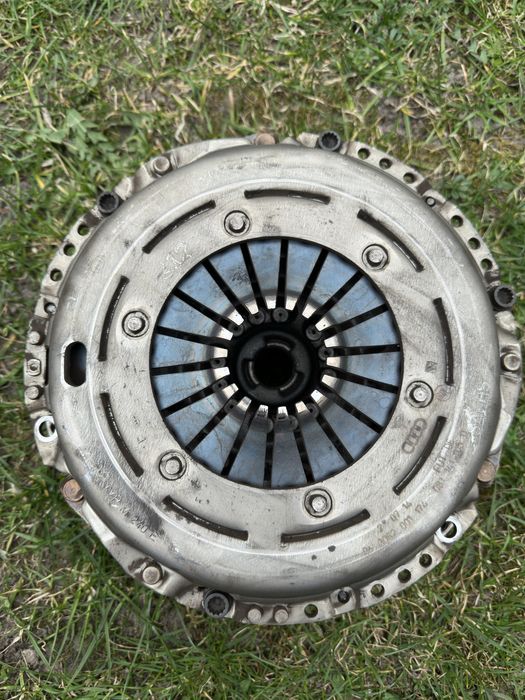 Kolo dwumasowe a4 b8 2.0 TDI  CJCD