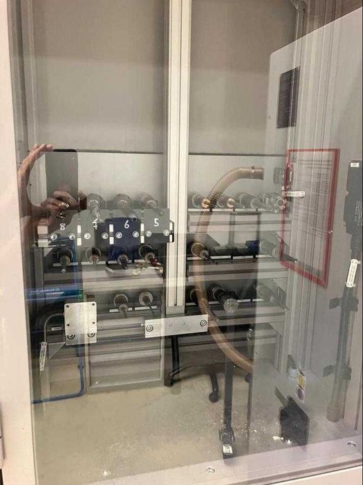 Robot Frezujący ABB IRB 4400 16R cela,wyciąg,stół 360,magazyn narzędz