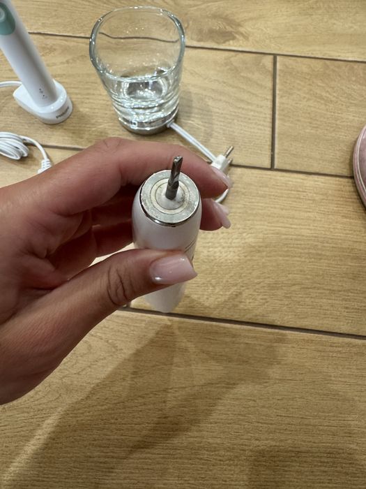 Зубна щітка philips sonicare