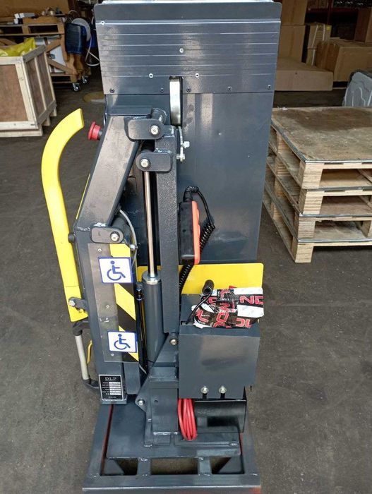 Гідроборт DLP 7001 для підйому інвалідних візків по вигідній ціні