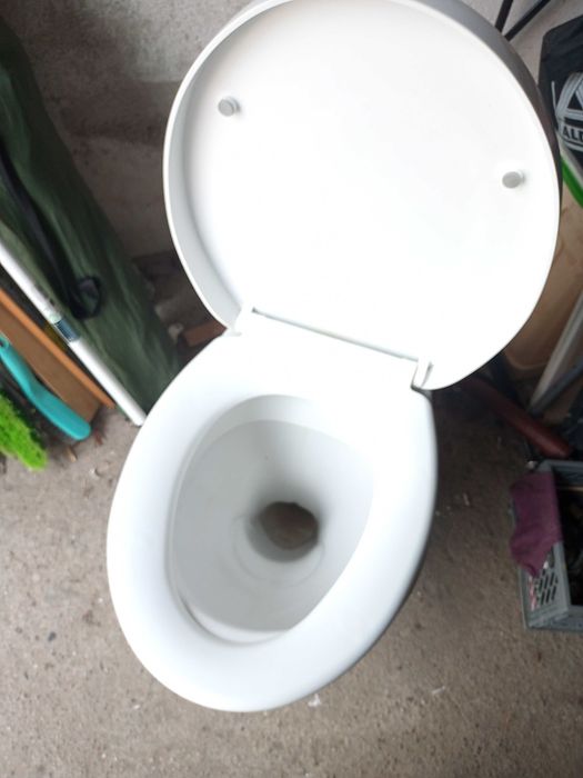 muszla klozetowa + deska używane