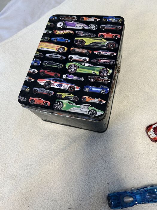 HotWheels колекційні машинки - мініатюрні моделі