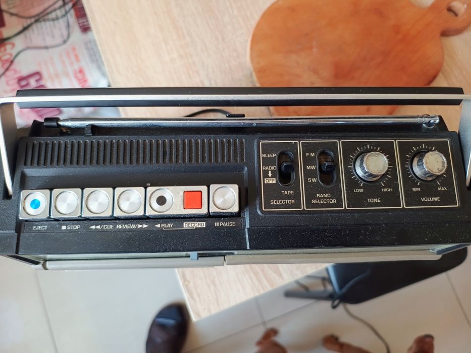 Продам  магнитофон Panasonic 546