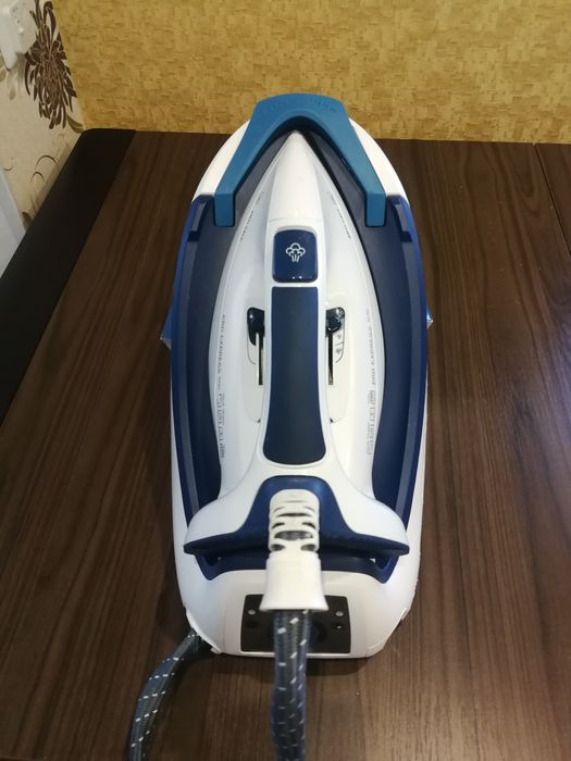 Паровий утюг~ Tefal.