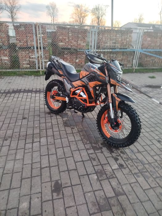 Продам новий мотоцикл Spark Sp 300 T