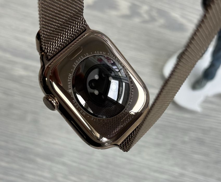 Apple Watch  Series 10 Gold Titanium 46 mm GPS LTE / 100%