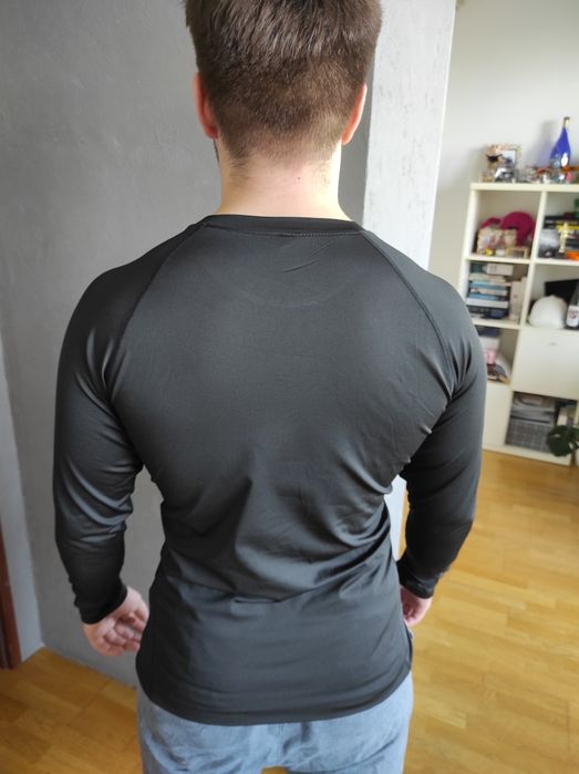 Rashguard sportowy górski w góry koszulka termoaktywna