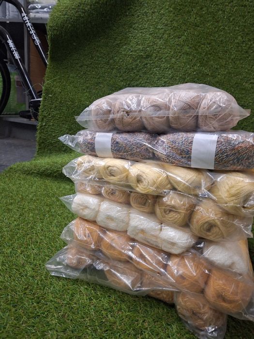 Novelos Acrílicos/ lã para tricotar