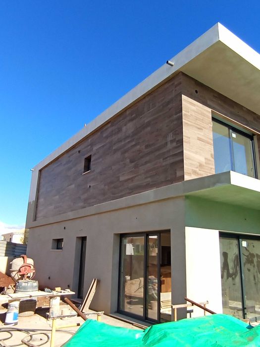 Pedreiro, pinturas, trabalhos em geral Masonry, painting, general work