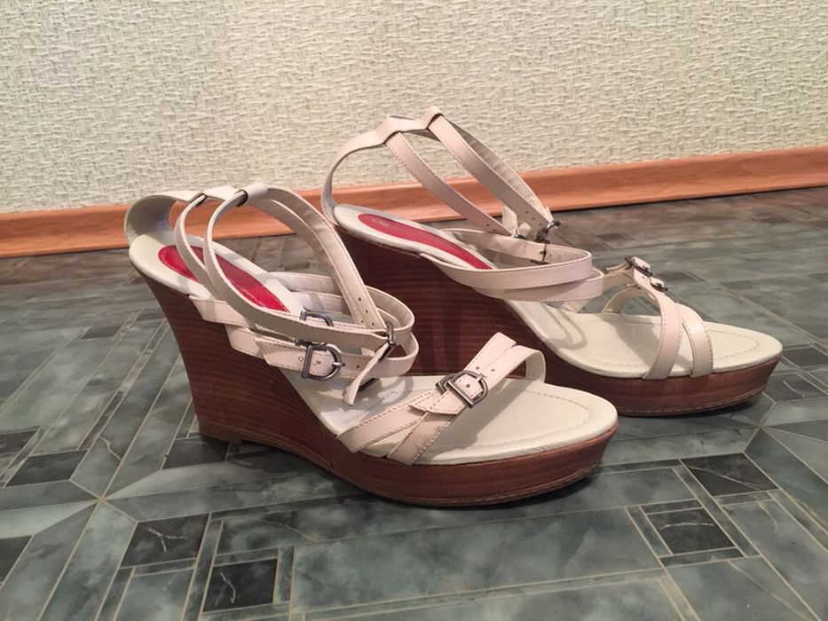 Босоножки женские Luciano Carvari