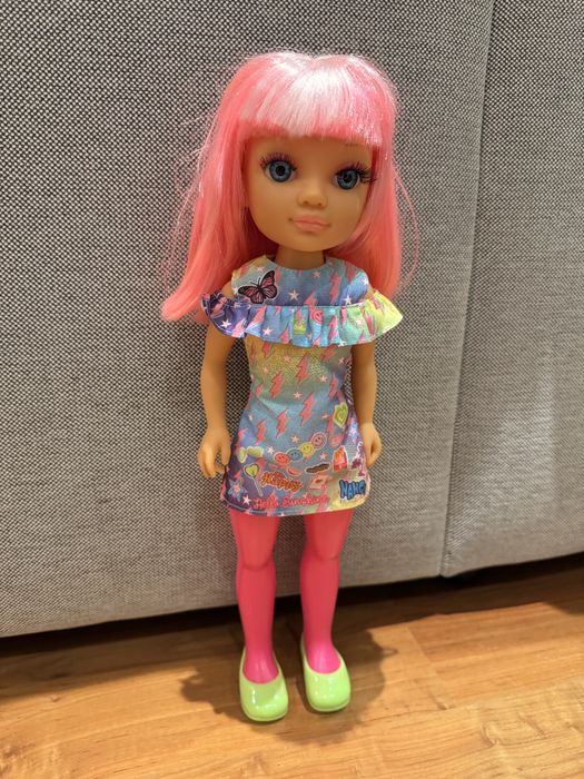 Boneca Nancy Fashion cabelo rosa