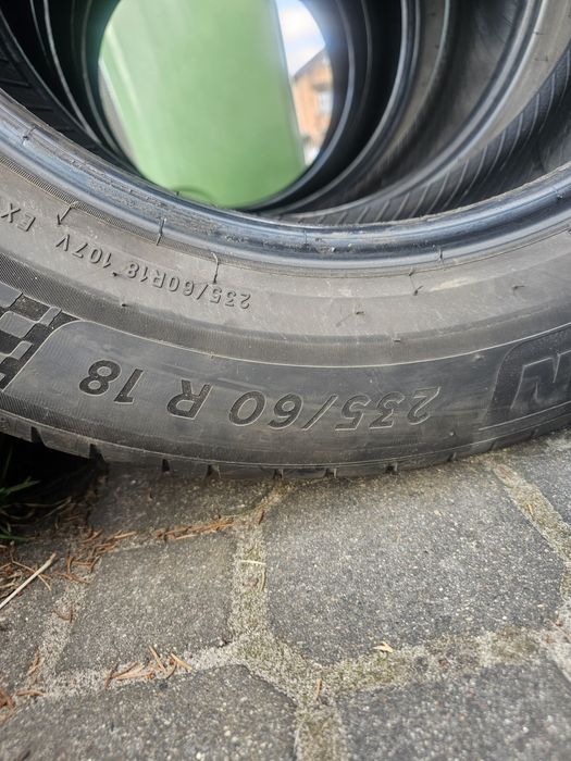 Michelin Pilot Sport 4  r18/235/60