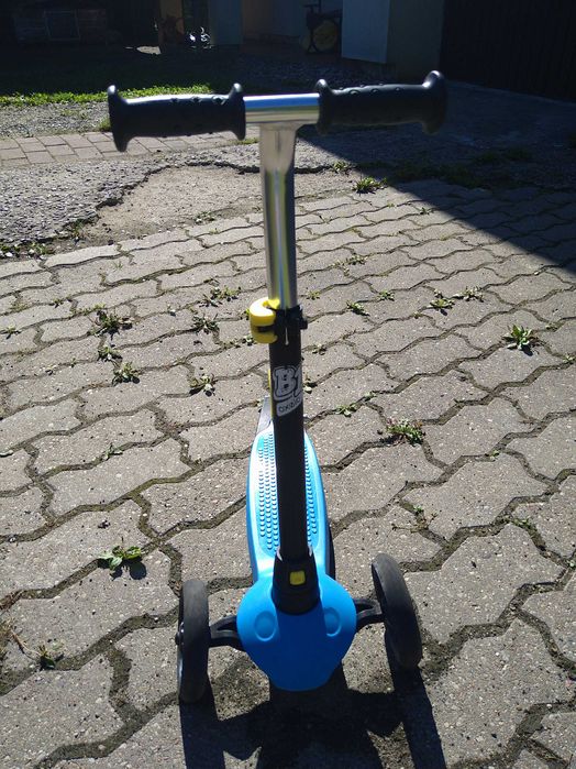 Sprzedam hulajnoge trójkołową oxelo b1